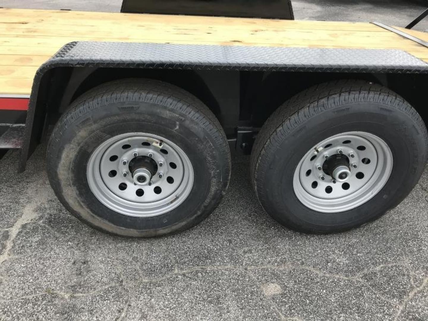 Trailer with dual tires on pavement