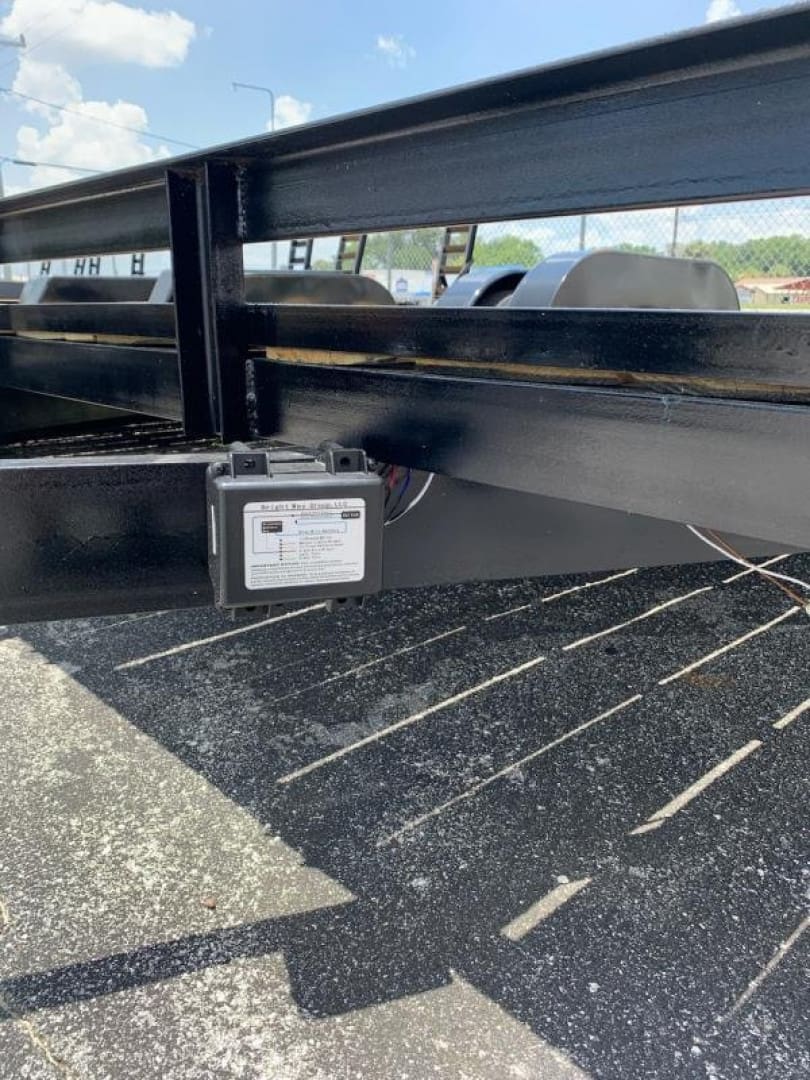 Trailer hitch with black metal frame